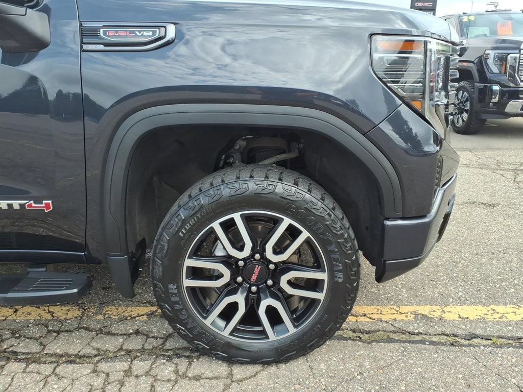 Used 2023 GMC Sierra 1500 AT4 w/ Technology Package AWD/4WD image 24