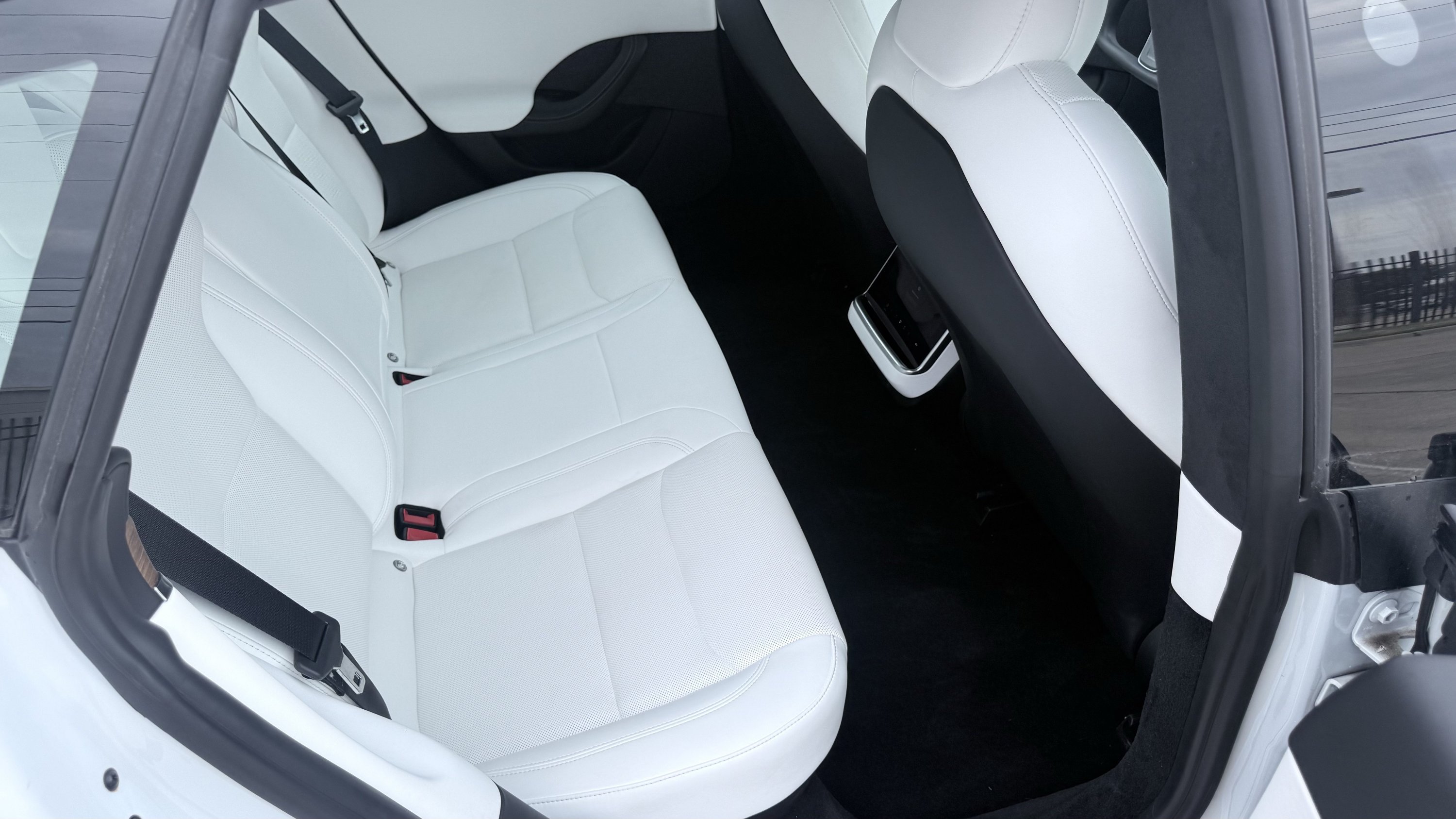 Used 2022 Tesla Model S AWD/4WD image 33
