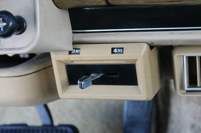 Used 1990 Jeep Grand Wagoneer image 63