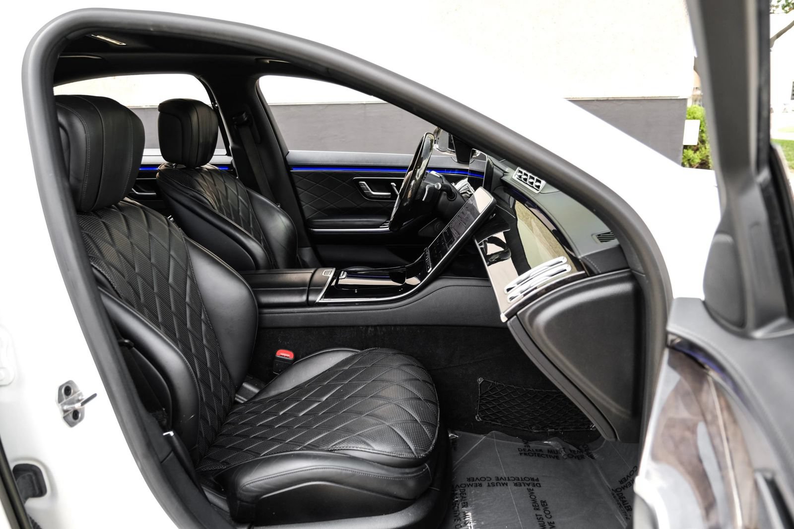 Used 2022 Mercedes-Benz S 580 4MATIC Sedan w/ AMG Line Package image 29