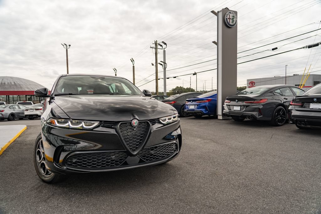 New 2025 Alfa Romeo Tonale w/ Premium Package AWD/4WD image 11