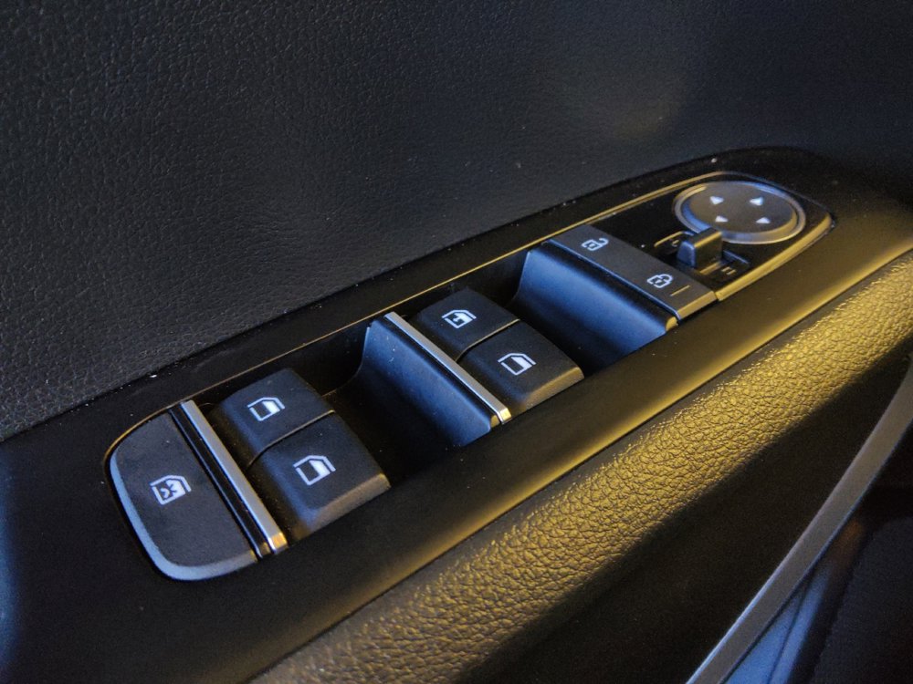 Used 2025 Kia Soul LX FWD image 27