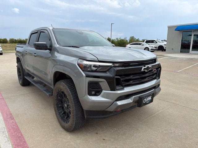 Used 2023 Chevrolet Colorado Z71 w/ Z71 Convenience Package 2 AWD/4WD image 2