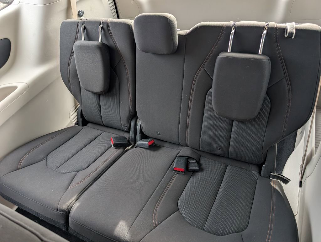 Used 2018 Chrysler Pacifica L image 10