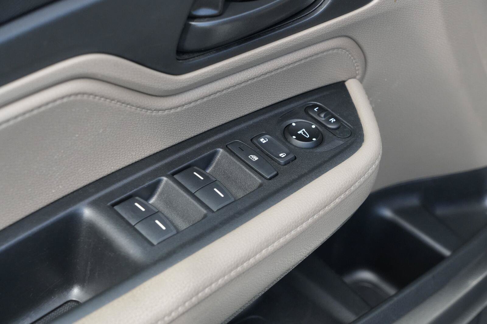 Used 2019 Honda Odyssey EX image 12