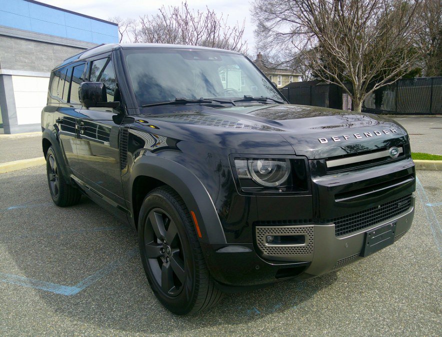 Used 2023 Land Rover Defender 130 X-Dynamic SE image 19