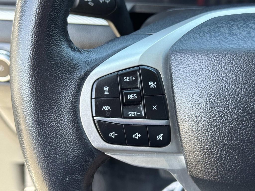 Certified 2023 Ford Explorer XLT w/ Equipment Group 202A image 9