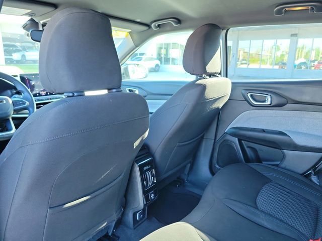 Used 2023 Jeep Compass Sport image 14
