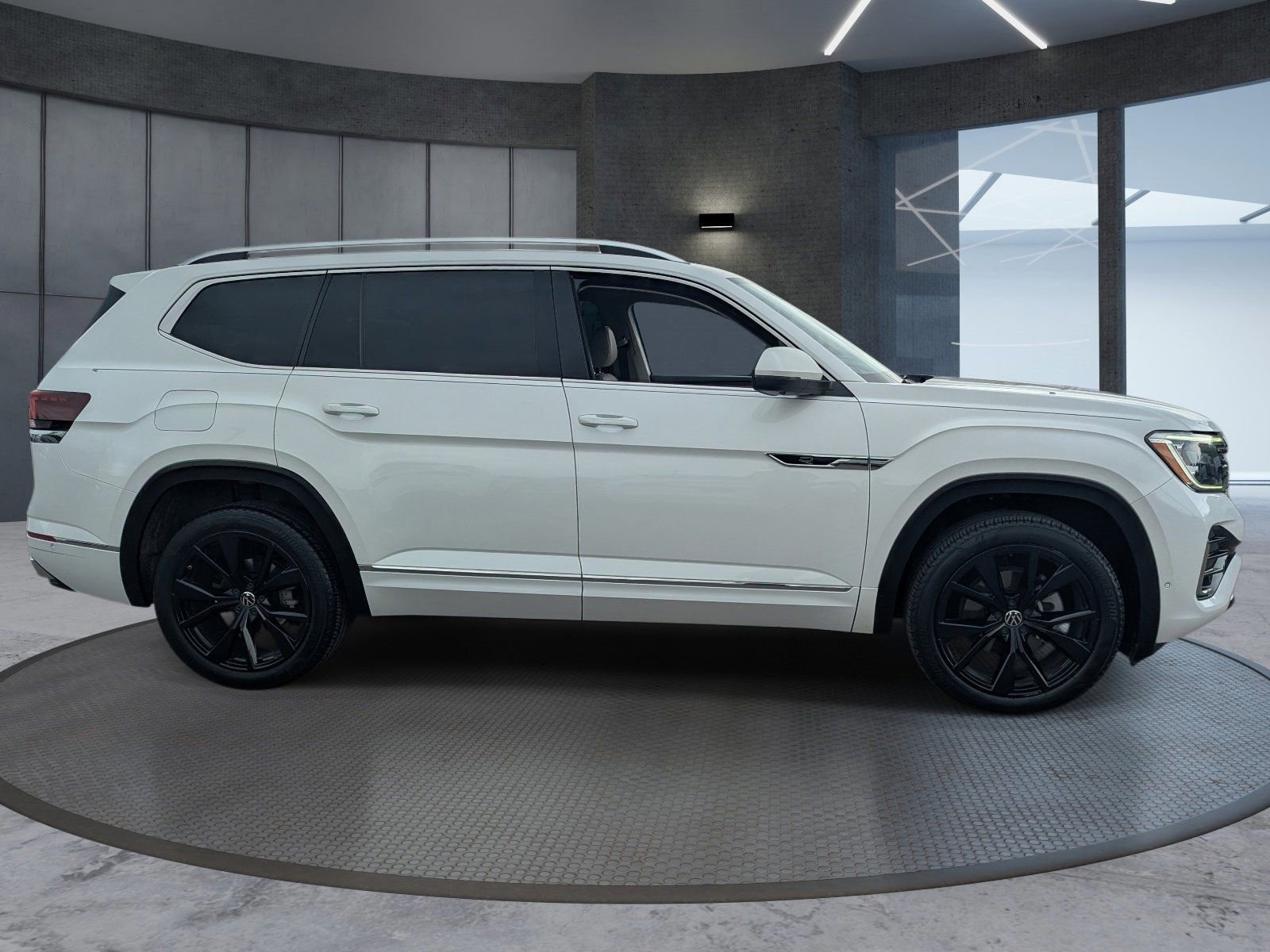 Used 2024 Volkswagen Atlas SEL Premium R-Line image 7