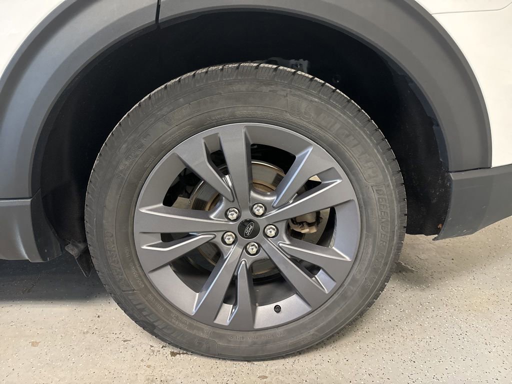 Used 2022 Ford Explorer XLT w/ Equipment Group 202A image 19