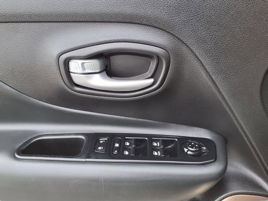 Used 2023 Jeep Renegade Latitude image 17