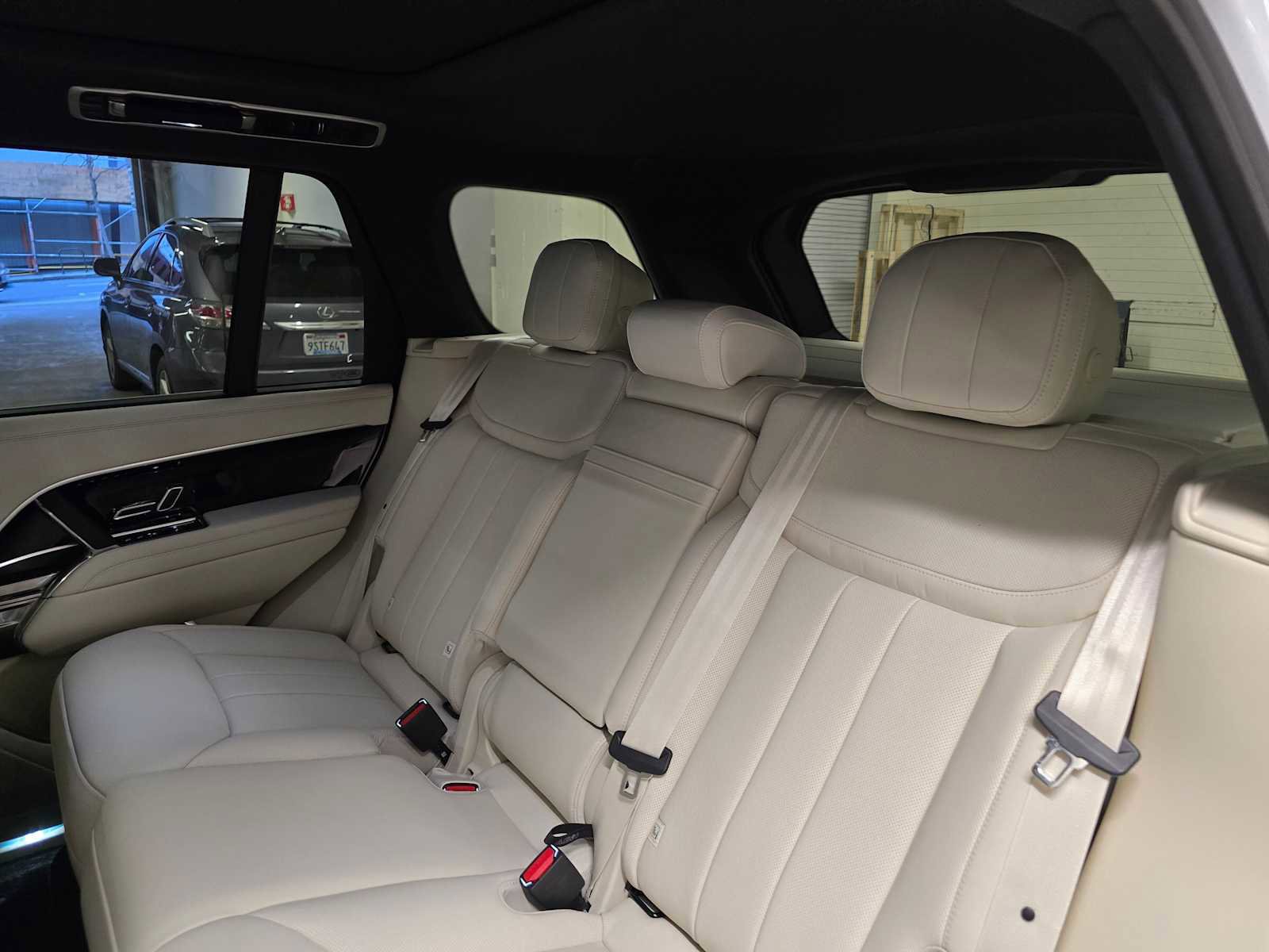 New 2026 Land Rover Range Rover SE image 19