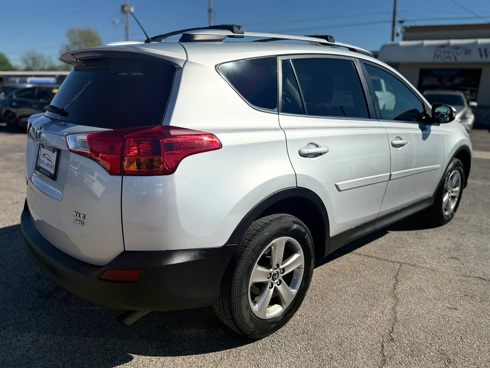 Used 2015 Toyota RAV4 XLE AWD/4WD image 4