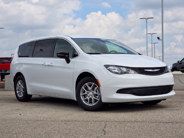 New 2027 Chrysler Pacifica LX FWD image 2