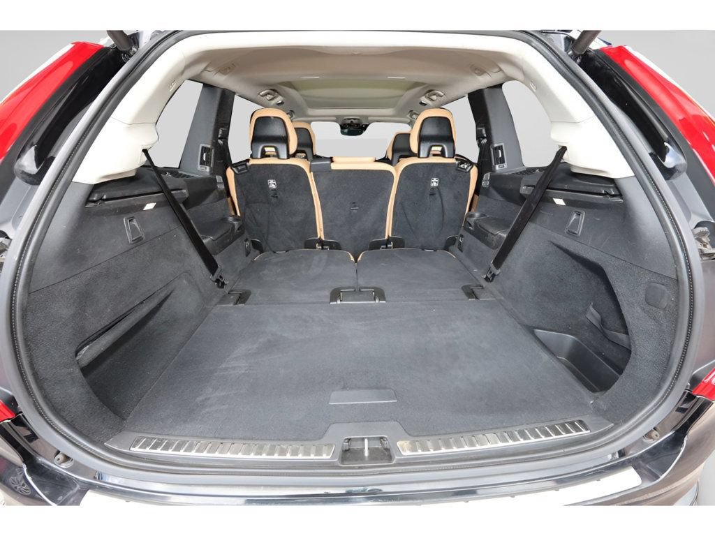 Used 2016 Volvo XC90 T6 Momentum w/ Momentum Plus Package AWD/4WD image 20
