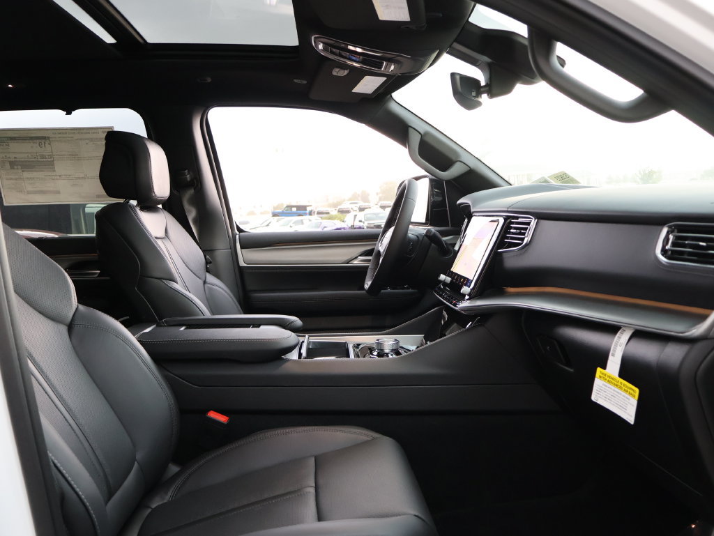 New 2026 Jeep Grand Wagoneer Limited AWD/4WD image 8