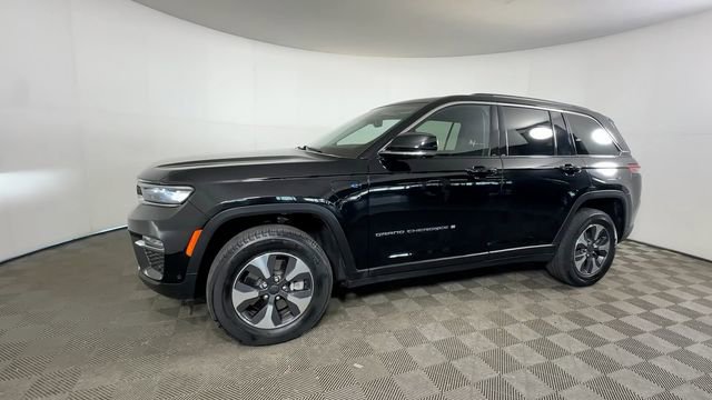 Used 2023 Jeep Grand Cherokee 4WD 4xe w/ Luxury Tech Group II image 13