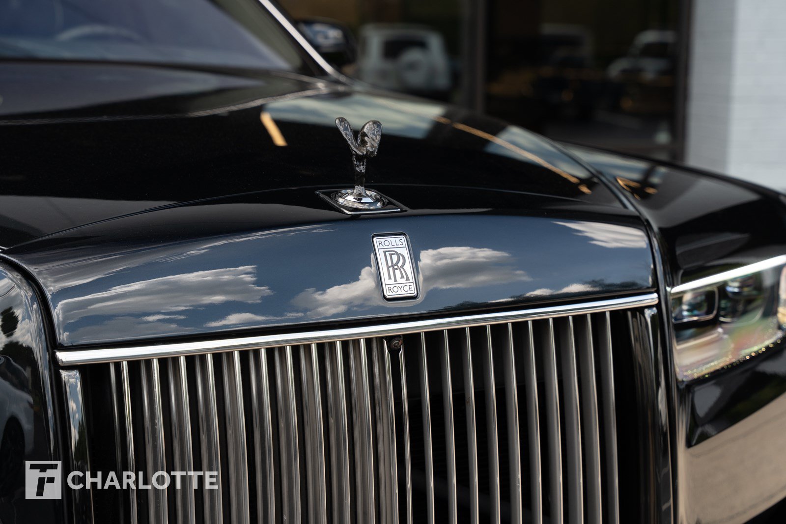 Used 2023 Rolls-Royce Phantom Extended Wheelbase RWD image 3