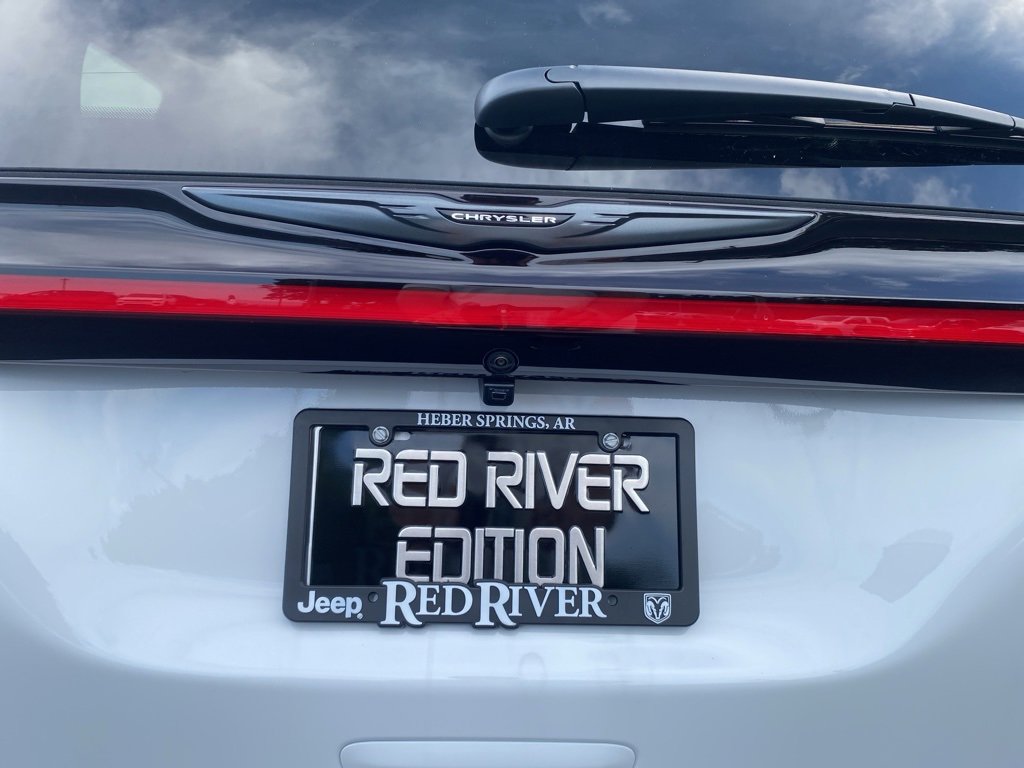 New 2026 Chrysler Pacifica Limited w/ S Appearance Package image 12