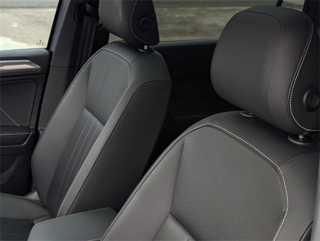 Used 2023 Volkswagen Tiguan SE R-Line image 21