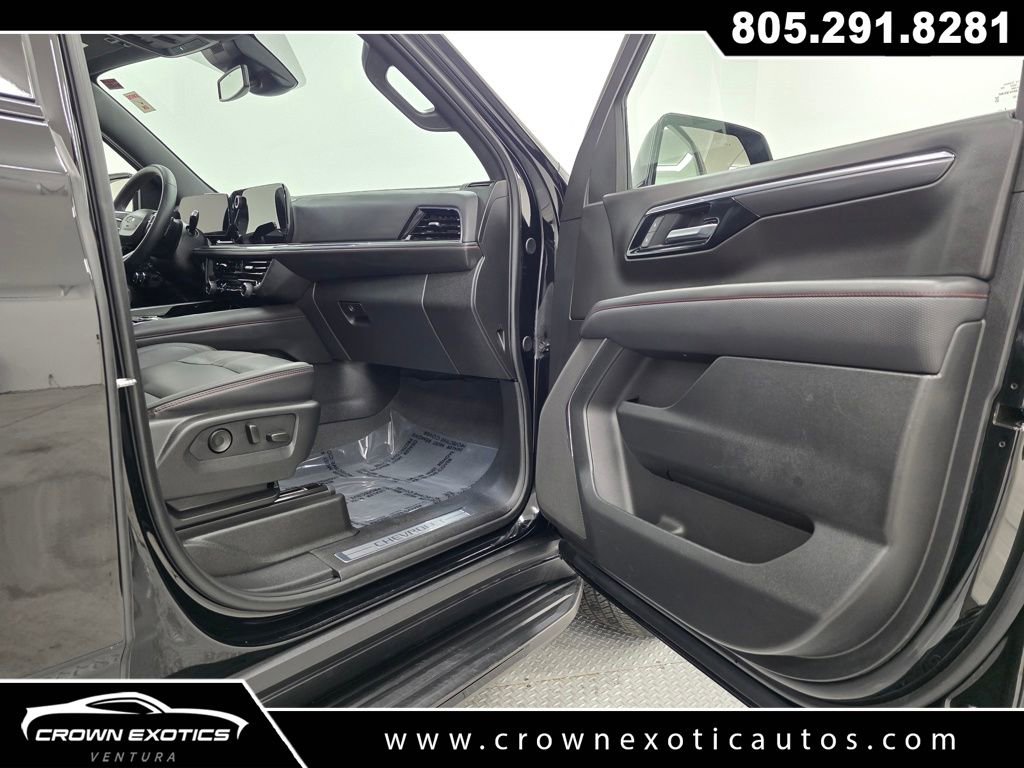 Used 2025 Chevrolet Suburban RST w/ Sun And Tow Package image 10