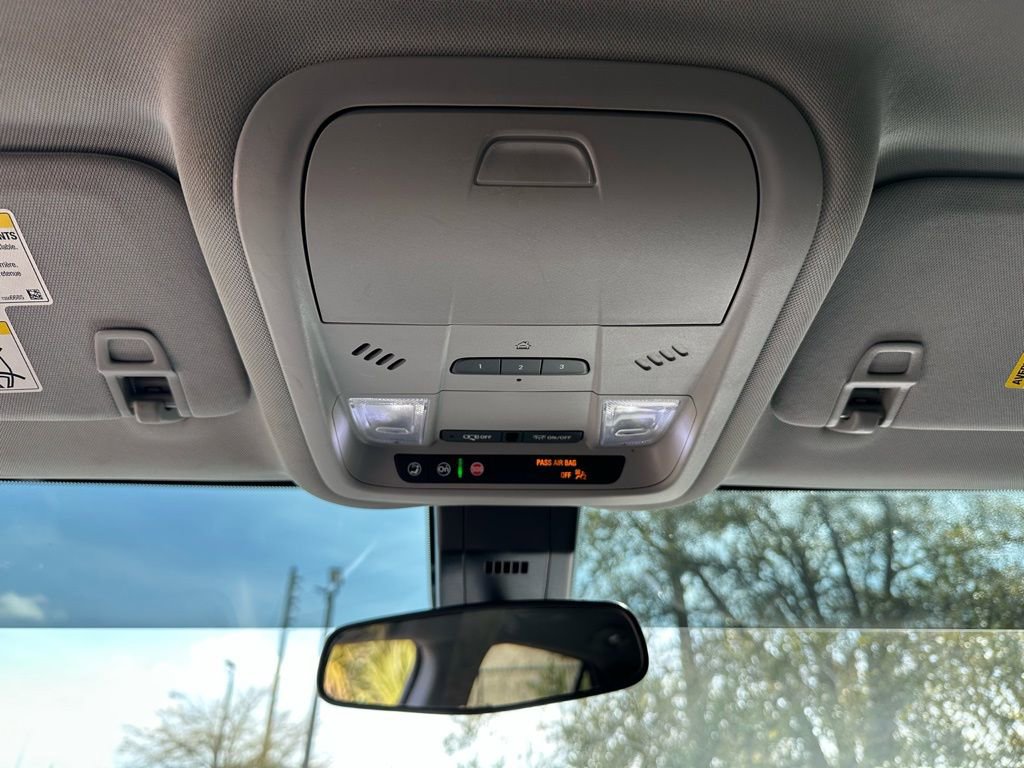 Used 2021 Chevrolet Equinox LT image 25