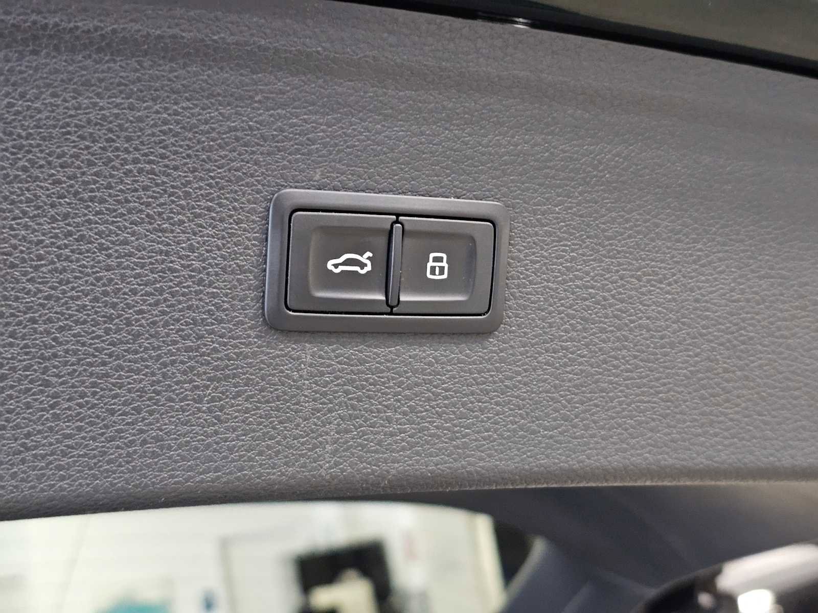 Used 2018 Audi Q5 2.0T Premium Plus w/ Premium Plus Package AWD/4WD image 17