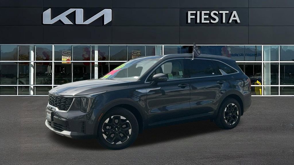 Used 2025 Kia Sorento S w/ Panoramic Sunroof Package image 2