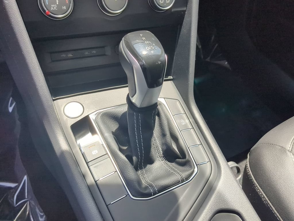 Certified 2022 Volkswagen Taos SE FWD image 25