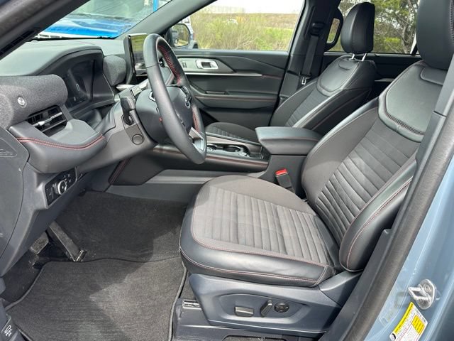 Certified 2025 Ford Explorer ST-Line w/ Premium Package AWD/4WD image 18
