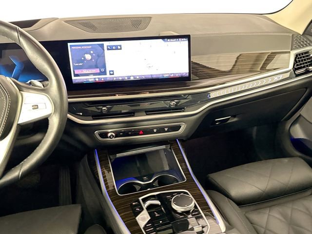 Used 2024 BMW X7 xDrive40i w/ Premium Package image 27