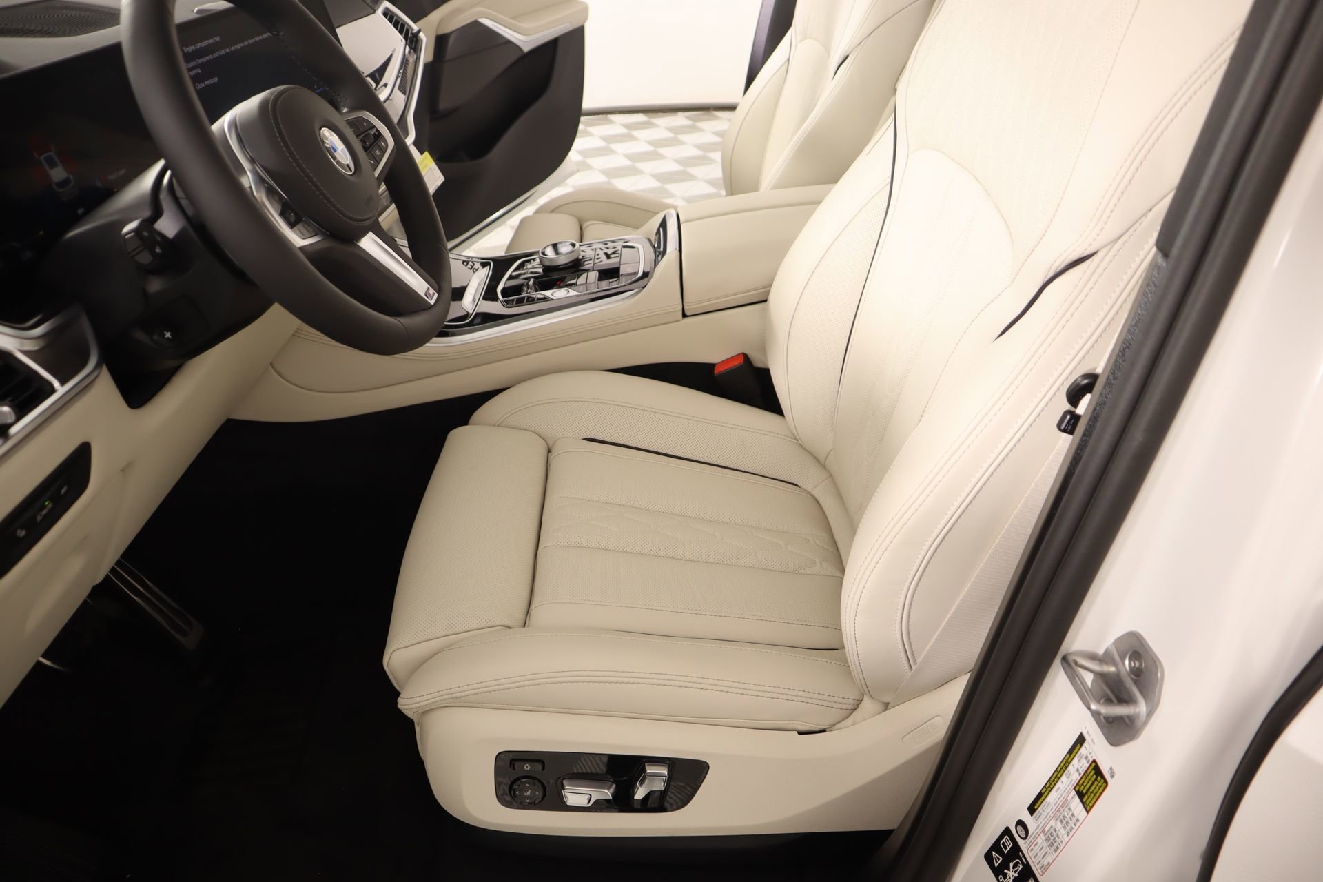 New 2026 BMW X5 xDrive40i w/ M Sport Package image 11