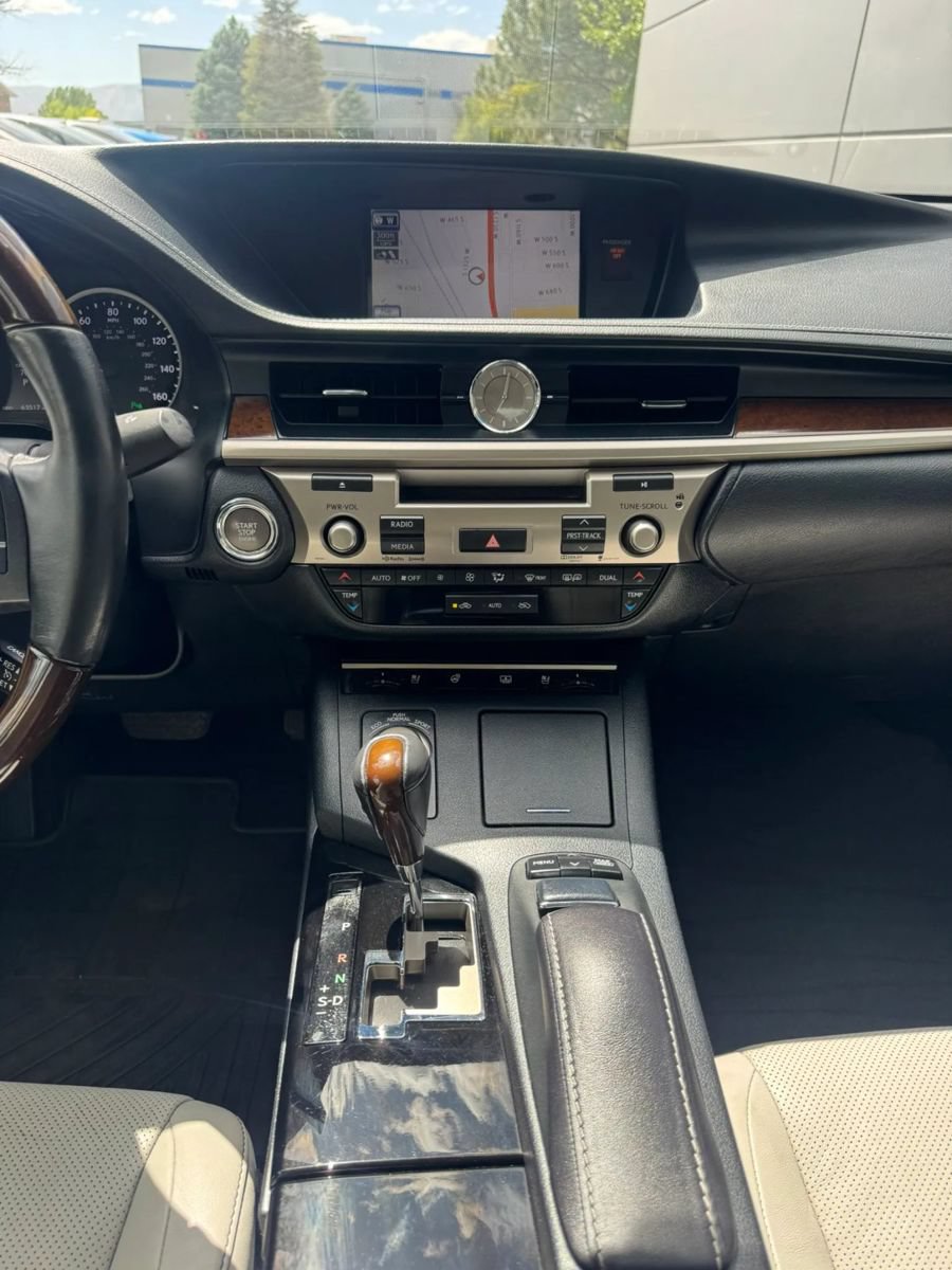 Used 2014 Lexus ES 350 w/ Luxury Package FWD image 14