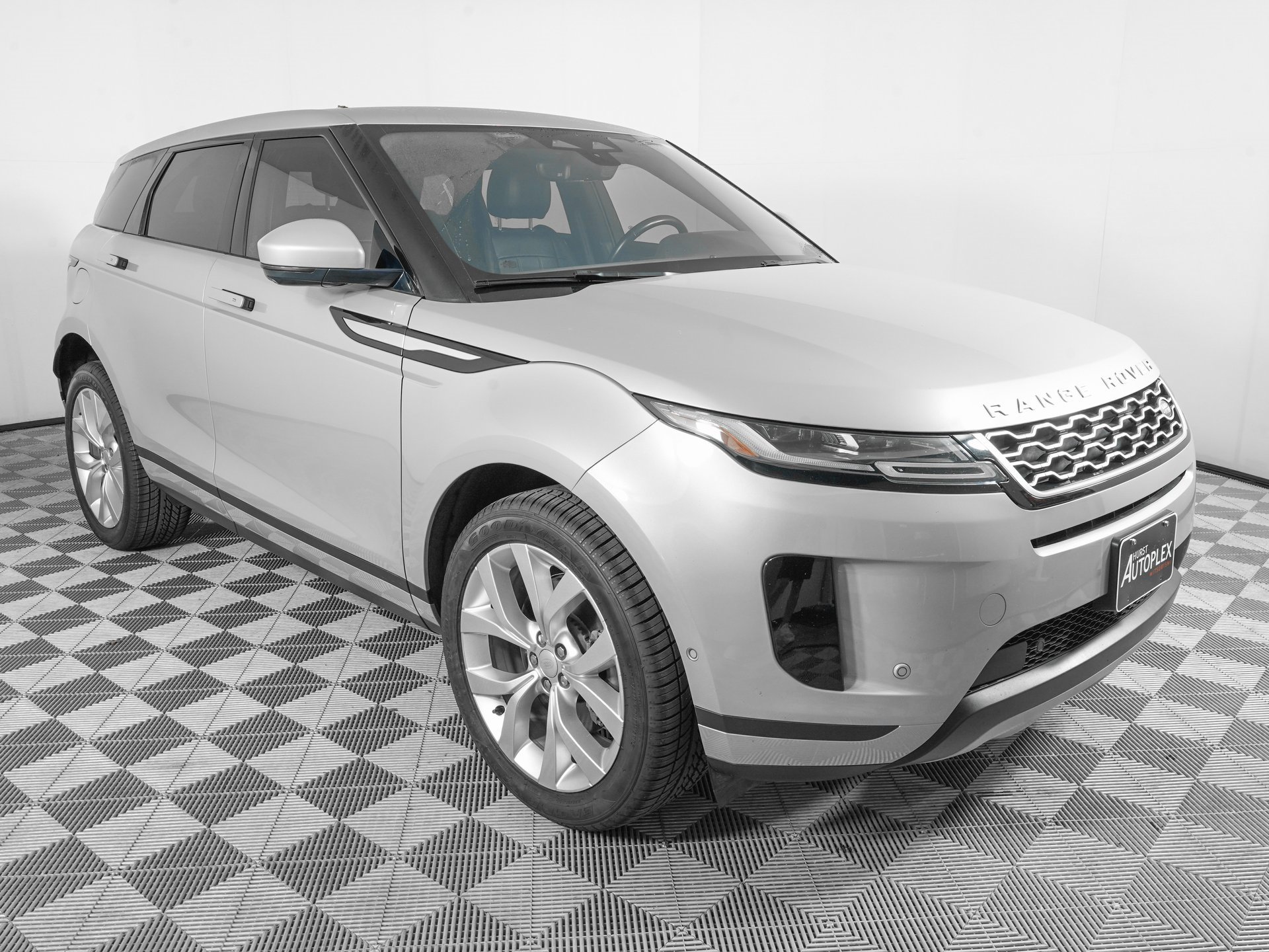Used 2021 Land Rover Range Rover Evoque SE image 3