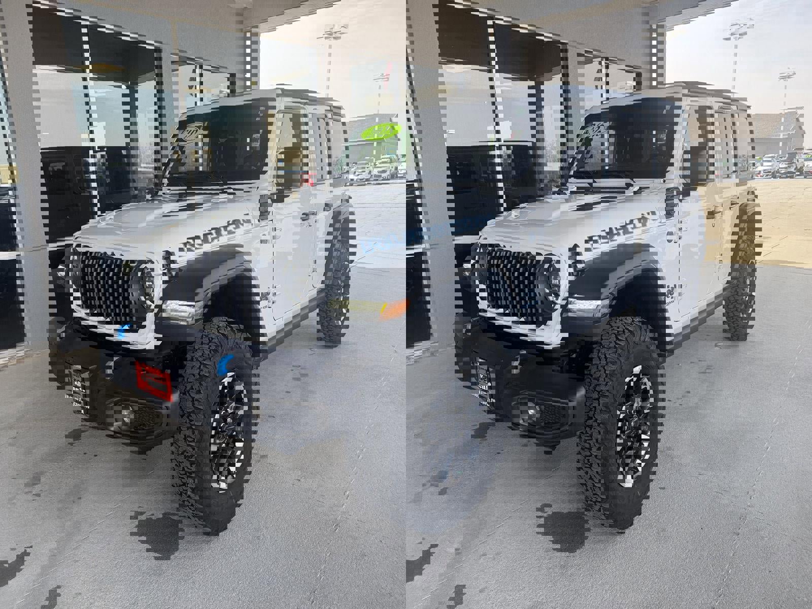 Used 2025 Jeep Wrangler Unlimited Rubicon 4xe image 4