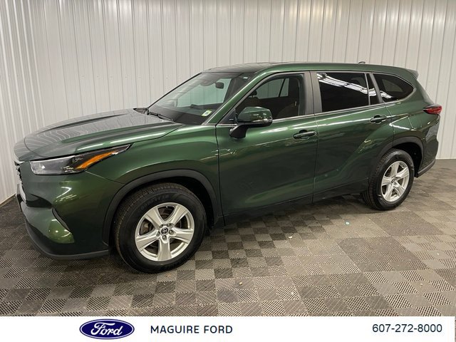 Used 2023 Toyota Highlander L FWD image 6