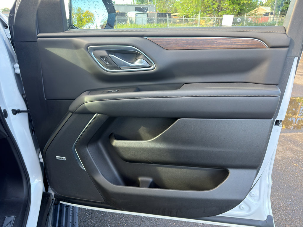 Used 2023 Chevrolet Tahoe High Country w/ Premium Package AWD/4WD image 16