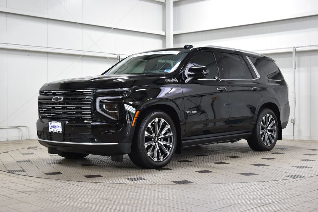 Used 2025 Chevrolet Tahoe High Country AWD/4WD image 3