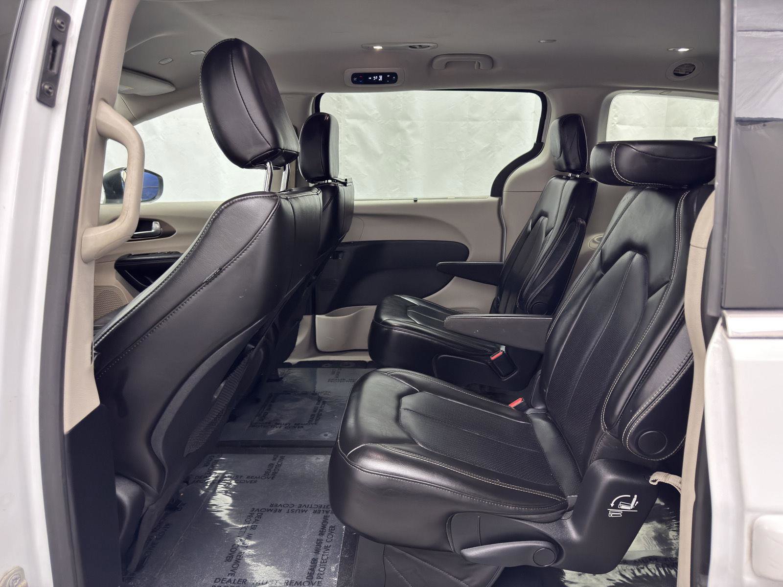 Used 2021 Chrysler Voyager Lxi image 19