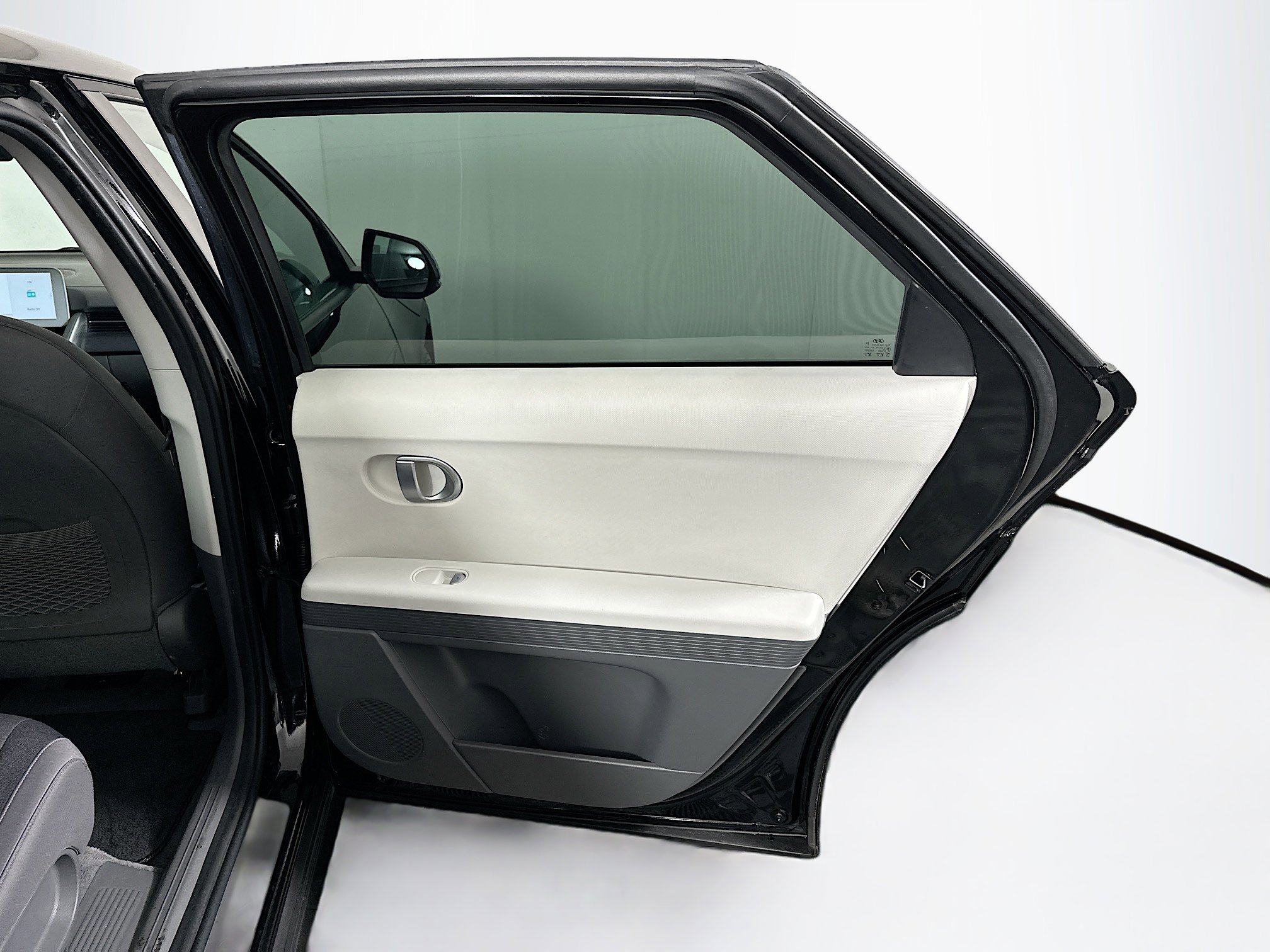 Used 2024 Hyundai Ioniq 5 SEL RWD image 31