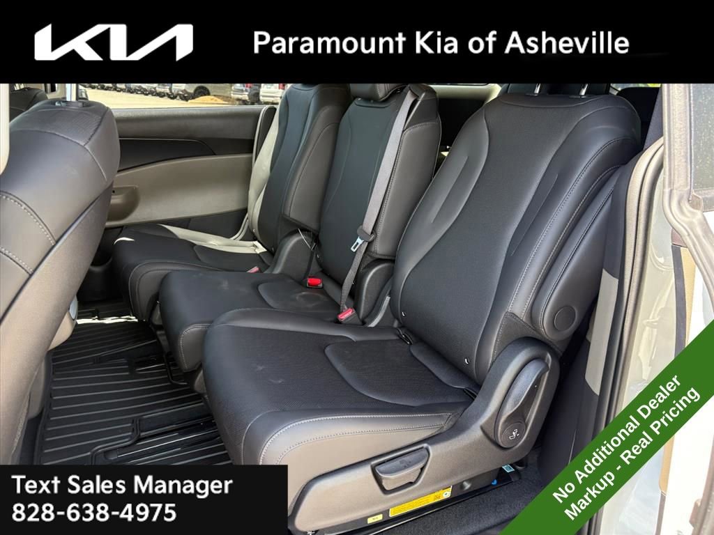 New 2026 Kia Carnival FWD image 20