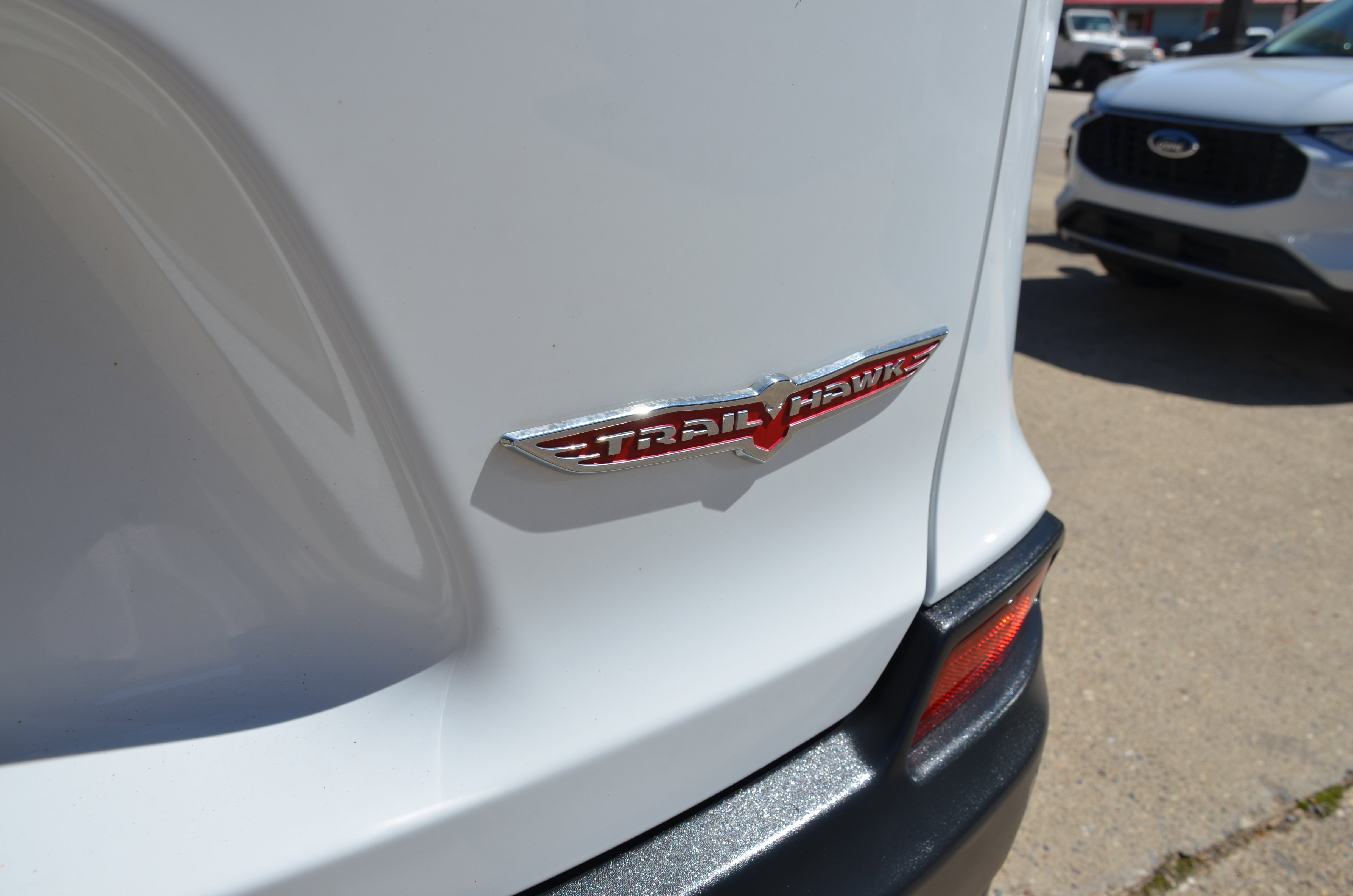 Used 2019 Jeep Cherokee Trailhawk w/ Cold Weather Group image 9