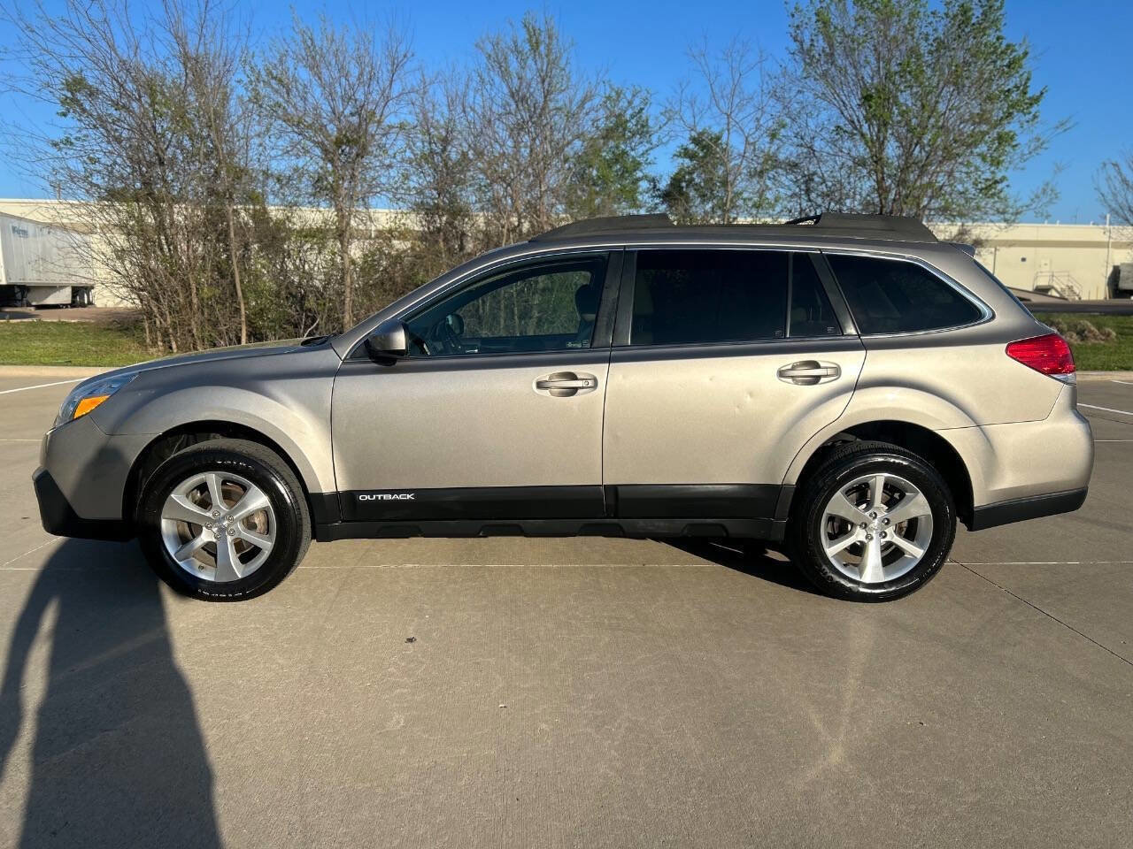 Used 2014 Subaru Outback 2.5i Limited w/ Moonroof Package image 9