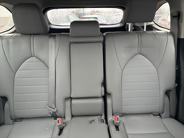 Certified 2022 Toyota Highlander XLE image 7