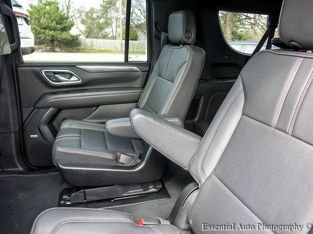 Used 2024 Chevrolet Suburban RST w/ Luxury Package image 18