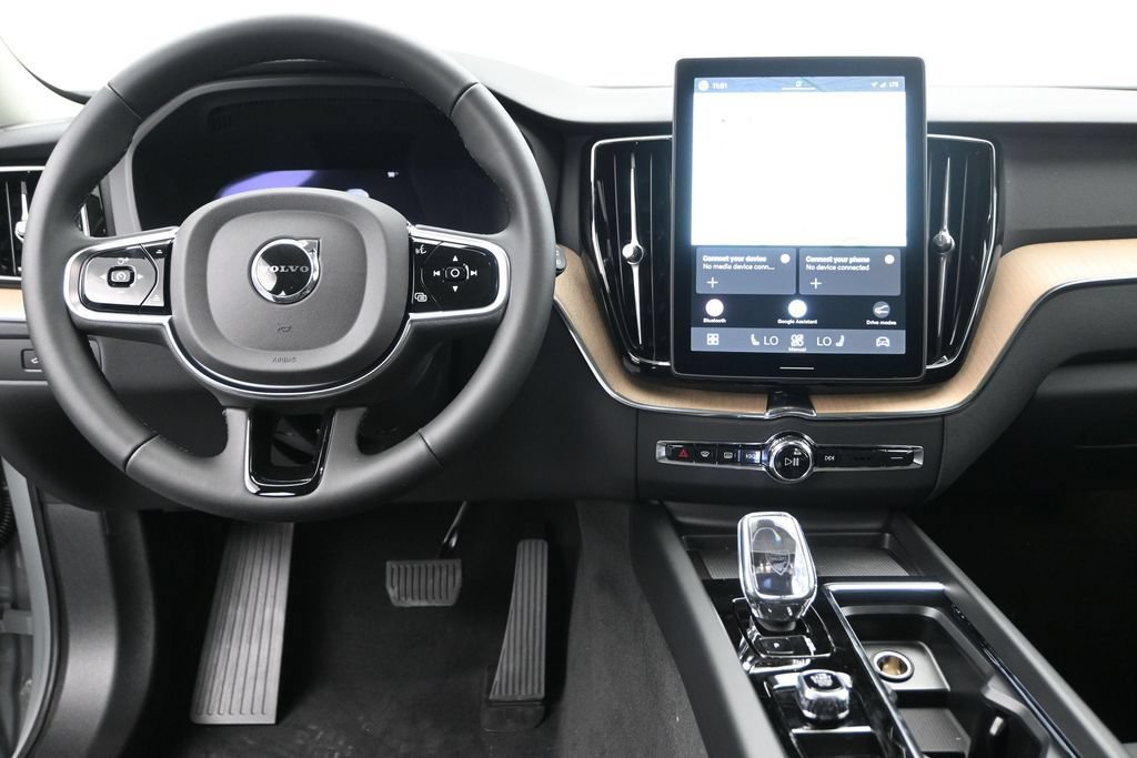 New 2026 Volvo XC60 B5 Core AWD/4WD image 12