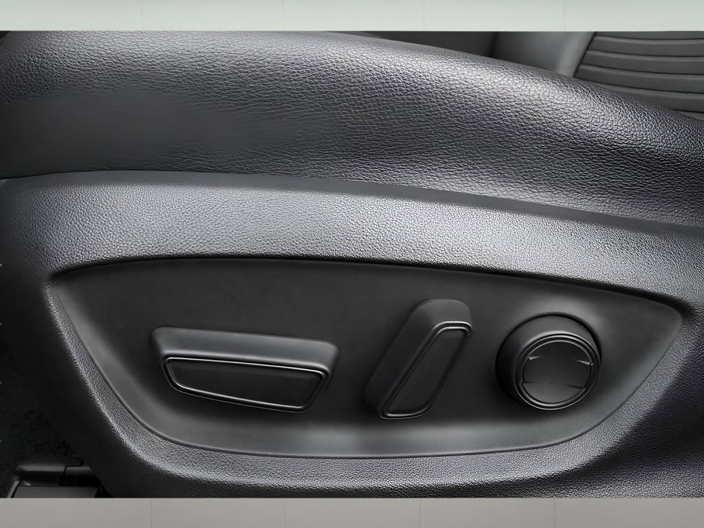 Used 2019 Toyota Camry SE image 14