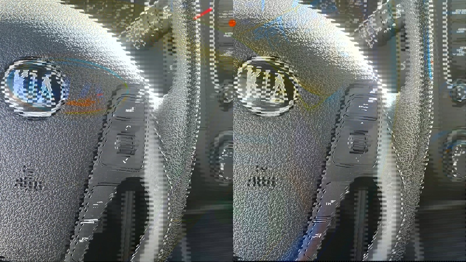 Used 2017 Kia Forte LX image 13