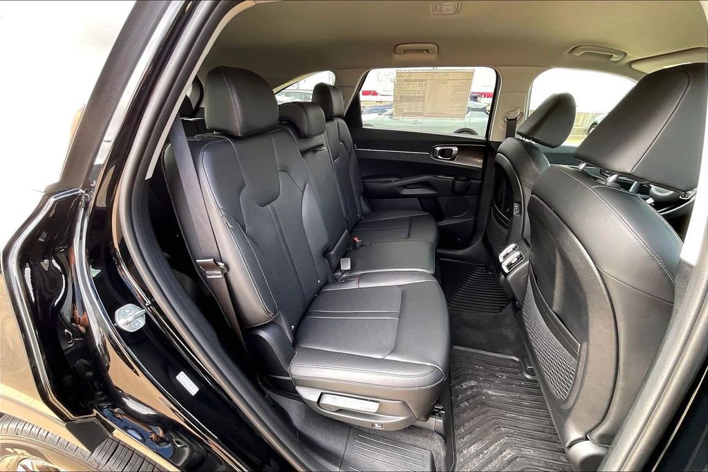Used 2025 Kia Sorento S AWD/4WD image 27