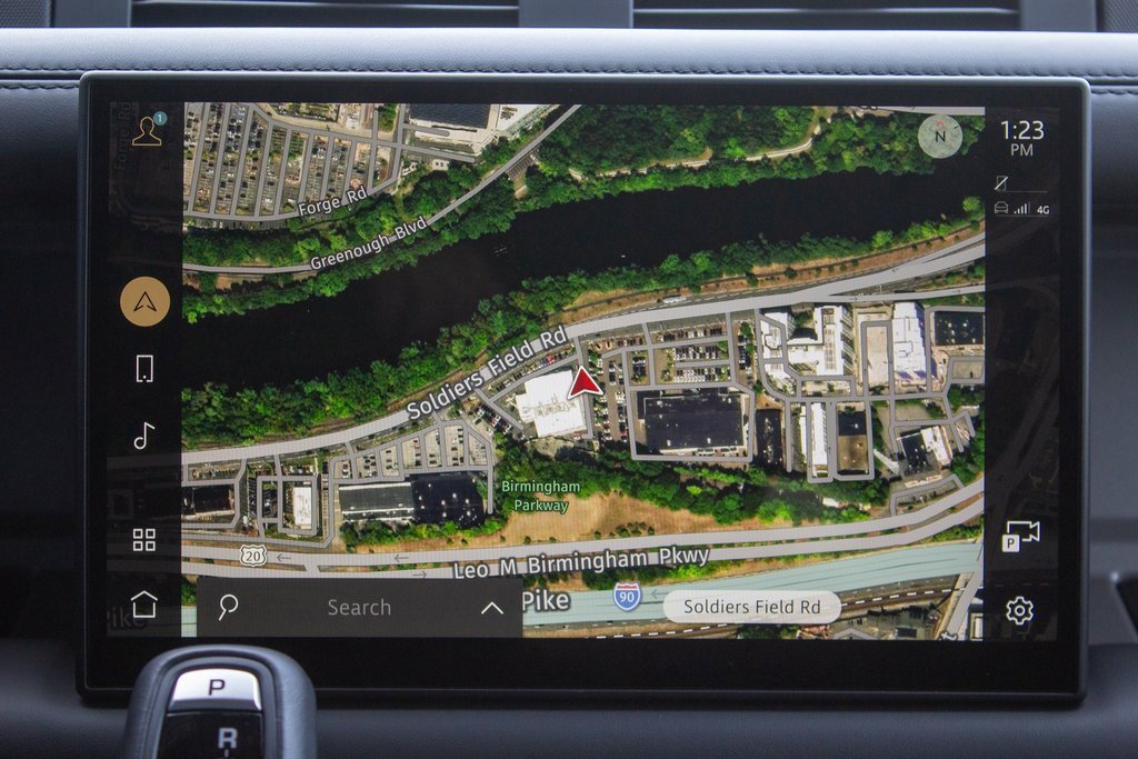 Used 2025 Land Rover Defender 110 V8 image 17